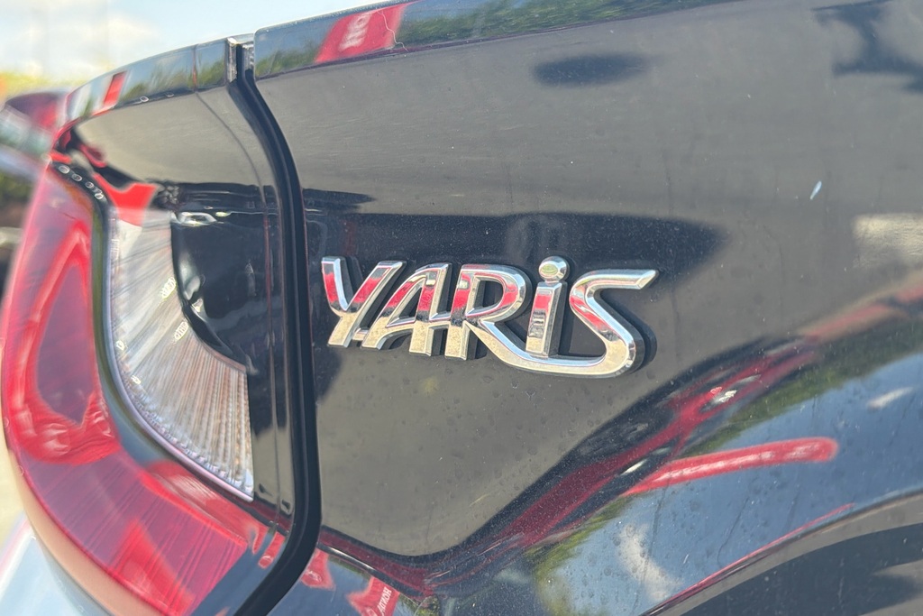 Toyota Yaris Design White #16