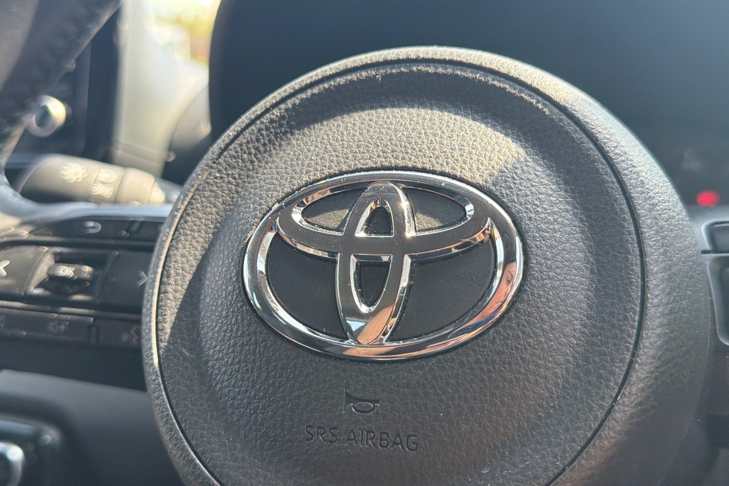 Toyota Yaris Design White #19
