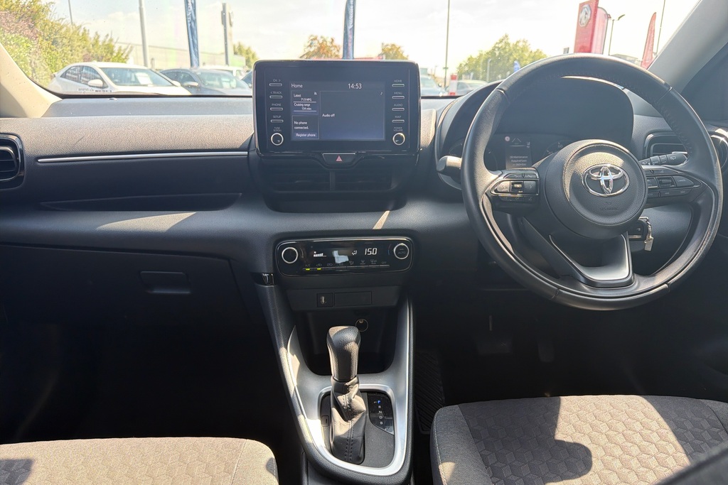 Toyota Yaris 1.5 Hybrid Icon Cvt Nav White #4