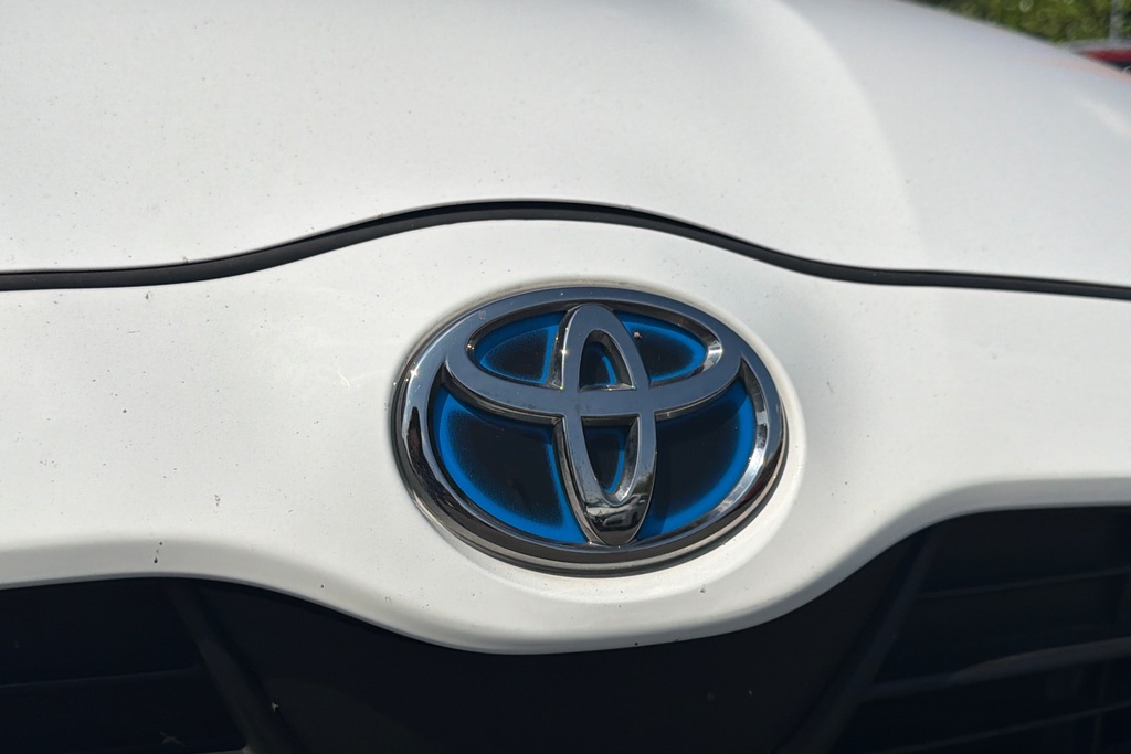 Toyota Yaris Design White #13
