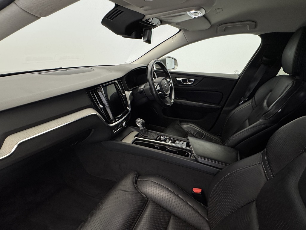 Volvo V60 D4 R-design Plus Grey #10