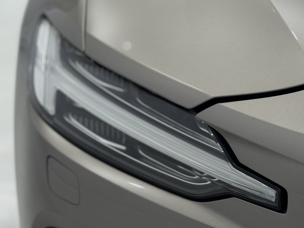Volvo V60 D4 R-design Plus Grey #27