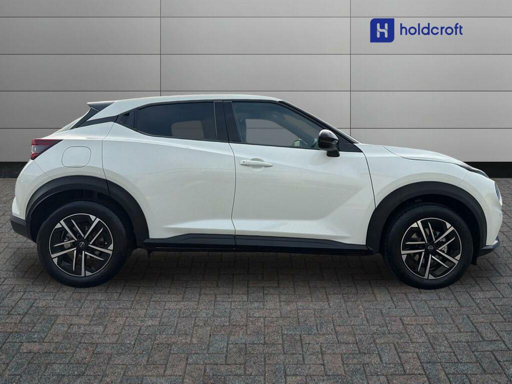 Nissan Juke 1.6 Hybrid N-connecta White #2