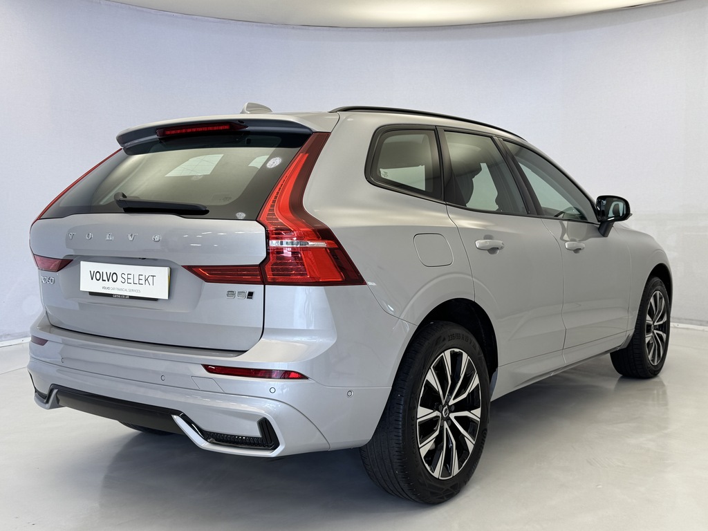Volvo XC60 2.0 B5p Plus Dark Awd Geartronic YM23WKX Silver #3