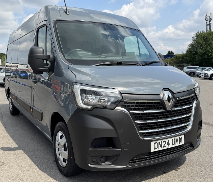 Renault Master Lm35 Blue Dci 135 Advance Medium Roof Van