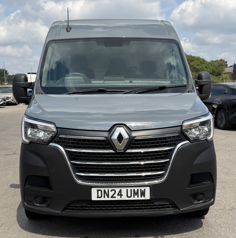 Renault Master Lm35 Blue Dci 135 Advance Medium Roof Van #2