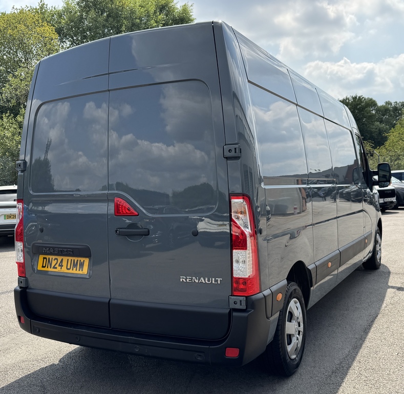 Renault Master Lm35 Blue Dci 135 Advance Medium Roof Van #6