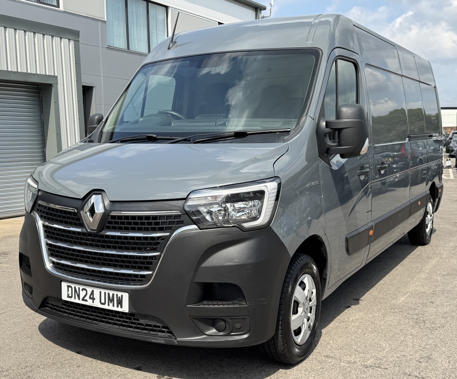 Renault Master Lm35 Blue Dci 135 Advance Medium Roof Van #3