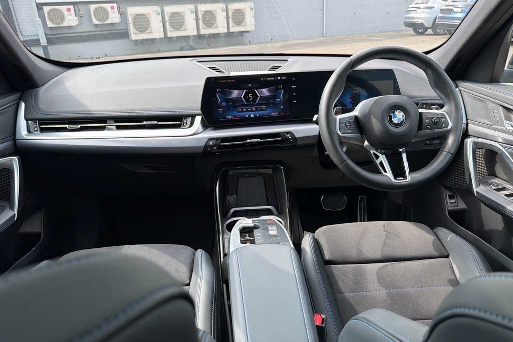 BMW X1 Sdrive 20I Mht M Sport Step DT74HDC Black #4