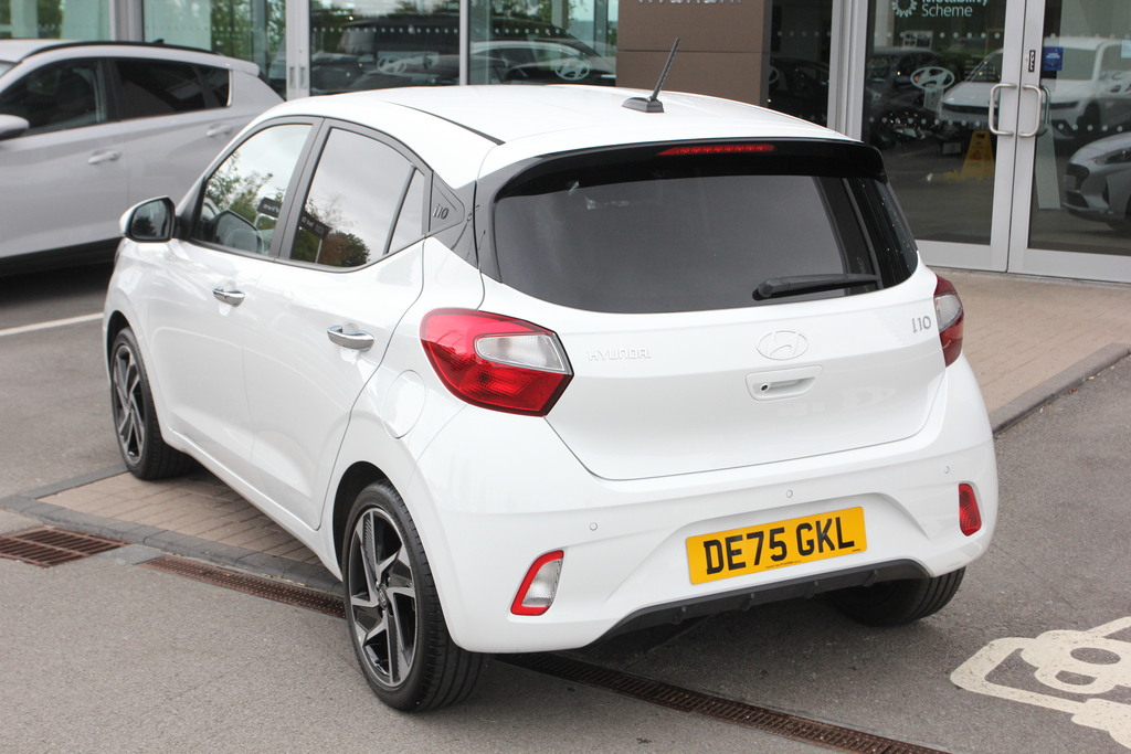 Hyundai I10 1.2 79 Premium Nav DE75GKL White #3
