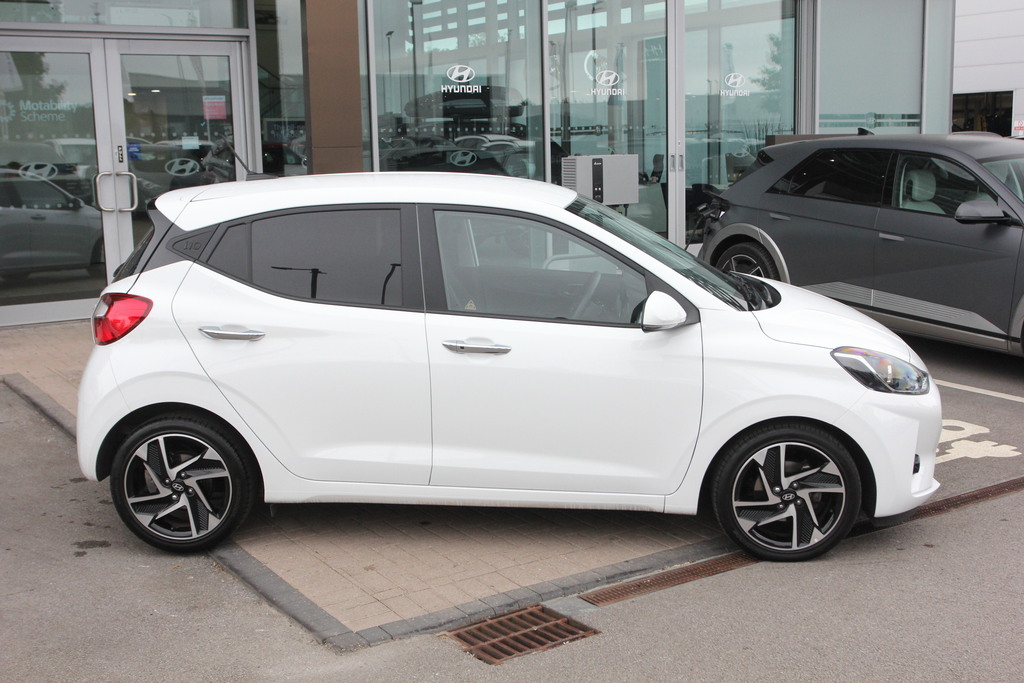 Hyundai I10 1.2 79 Premium Nav DE75GKL White #5