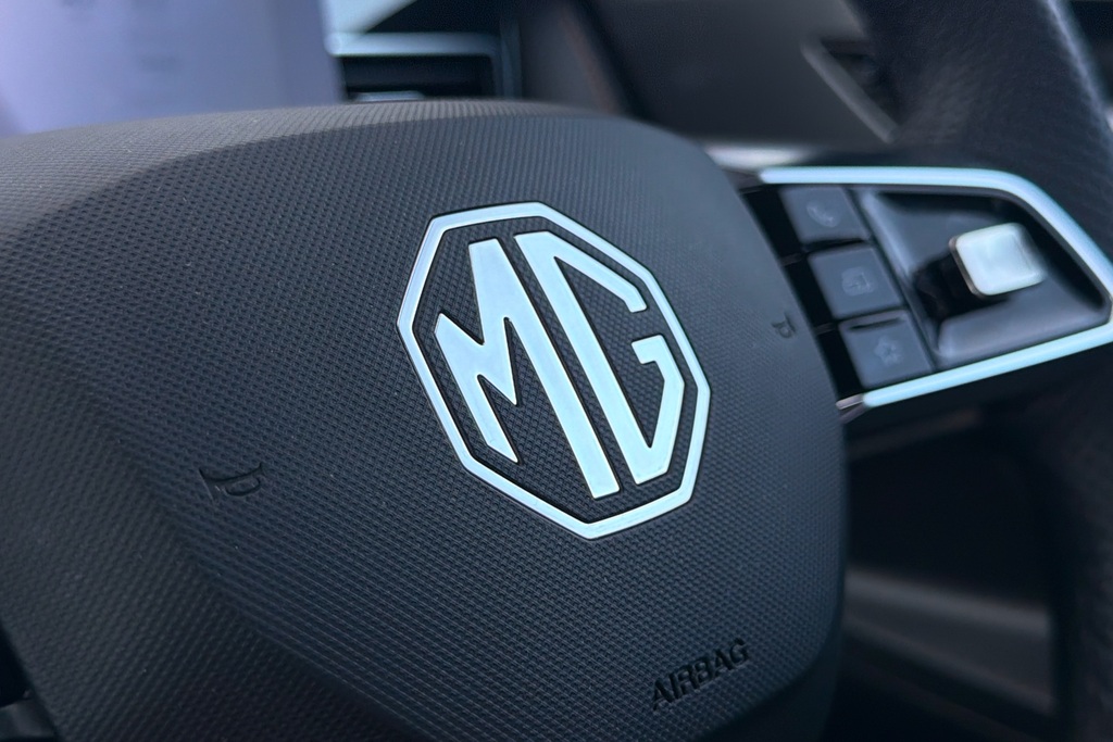 MG HS 1.5 T-gdi Hybrid Trophy Black #22