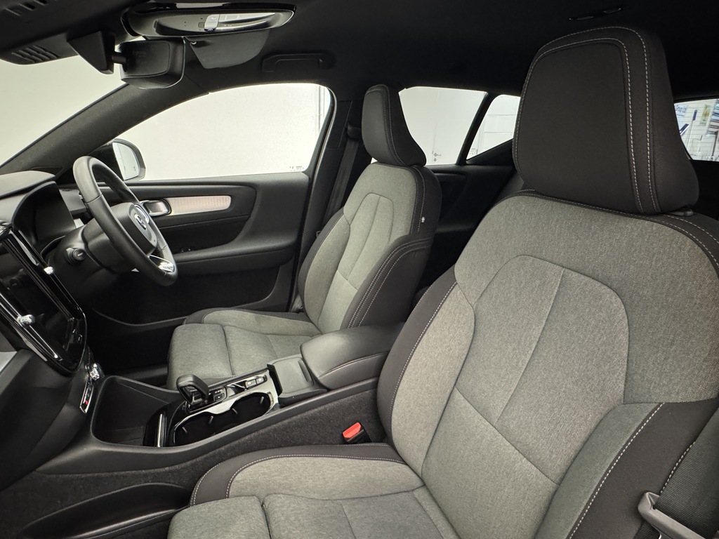 Volvo XC40 Xc40 B3 Mhev White #9