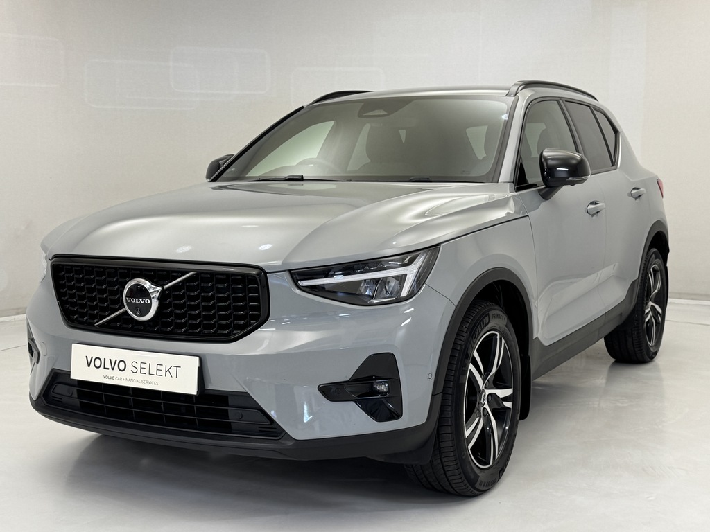 Volvo XC40 2.0 B3p Plus Dark Grey #4