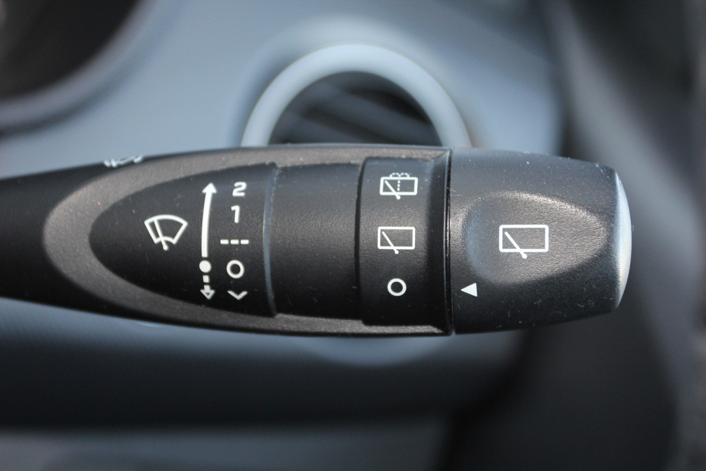 Hyundai I10 Mpi Se Connect White #24