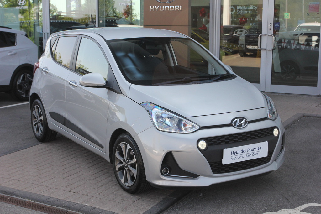 Hyundai I10 Mpi Se Connect White #1
