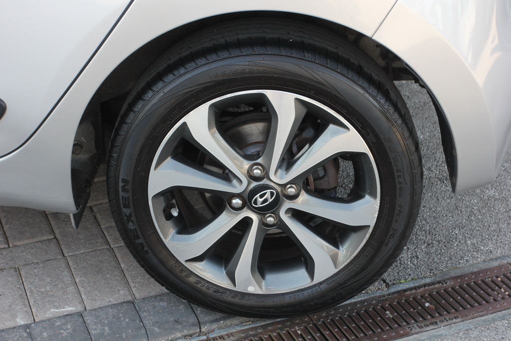 Hyundai I10 Mpi Se Connect White #7