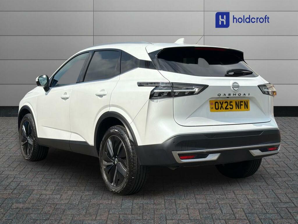 Nissan Qashqai 1.3 Dig-t Mh 158 Tekna Xtronic OX25NFN White #3