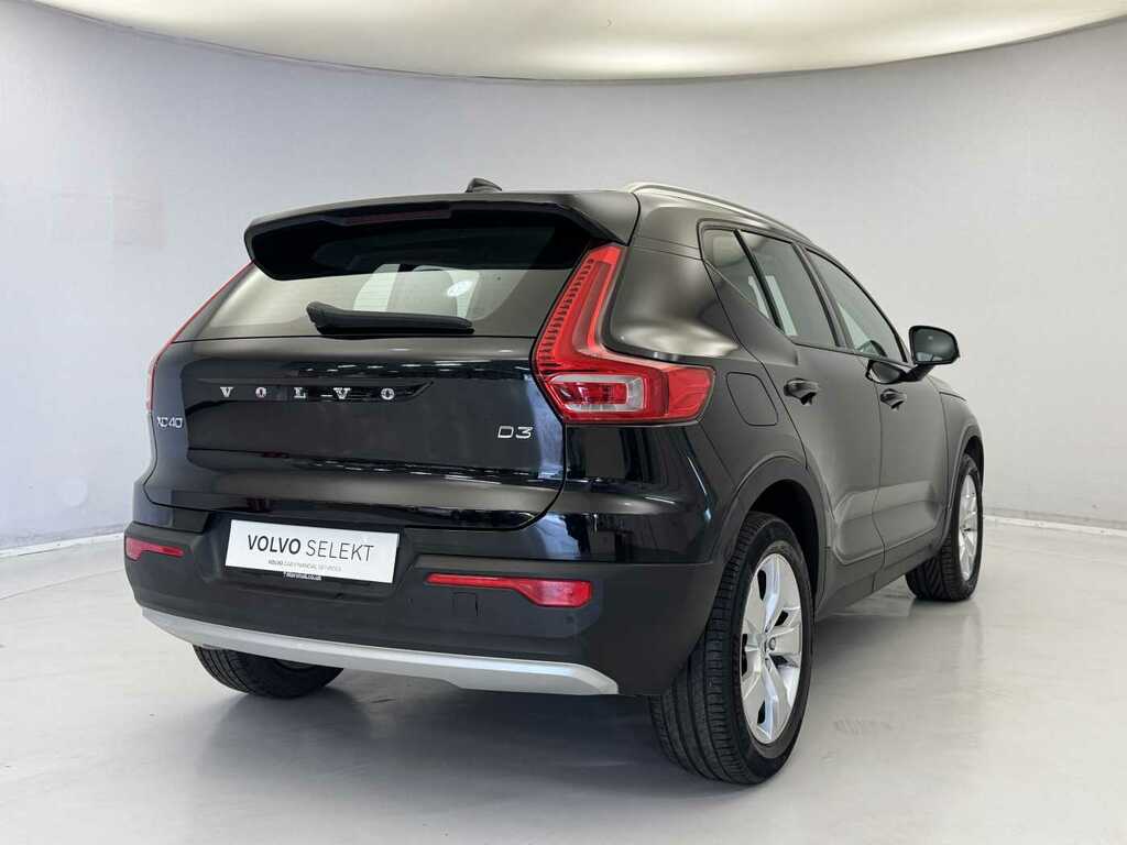 Volvo XC40 2.0 D3 Momentum LO69KKV Black #4