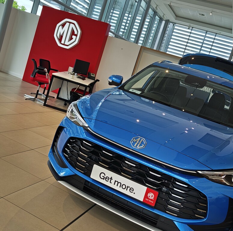 MG ZS 1.5 Hybrid Trophy Blue #49