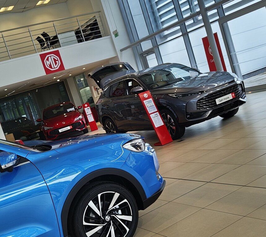 MG ZS 1.5 Hybrid Trophy Blue #50