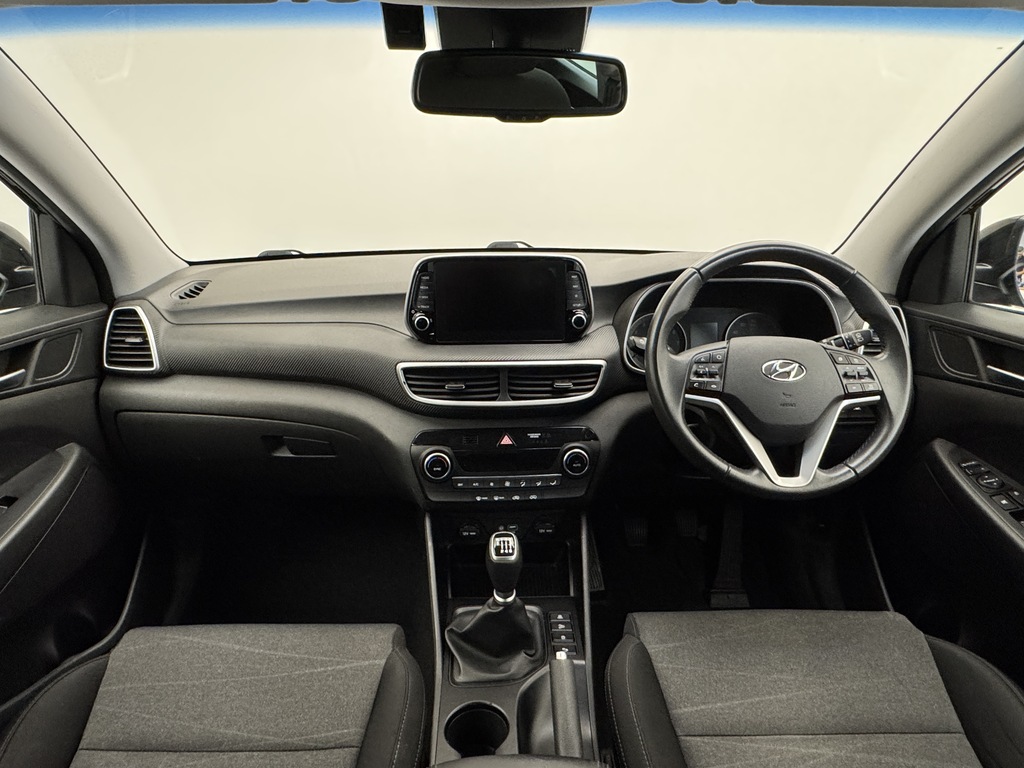 Hyundai Tucson 1.6 Gdi Se Nav 2Wd YG19NVE Black #2