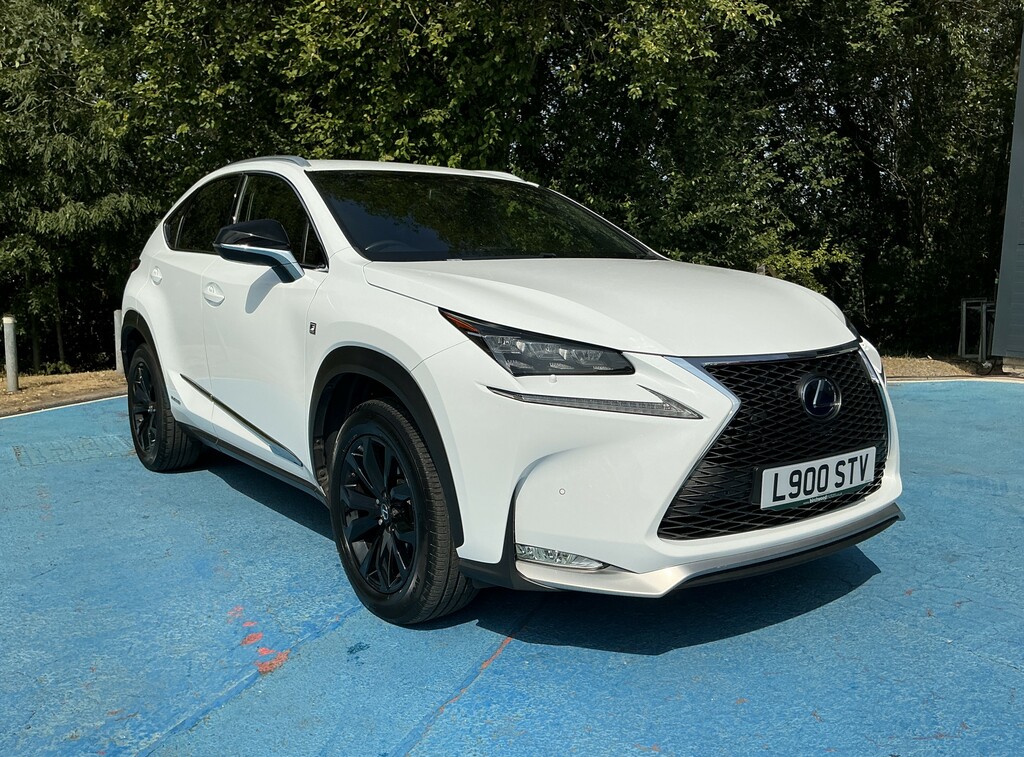 Lexus NX 300H 2.5 F-sport Cvt White