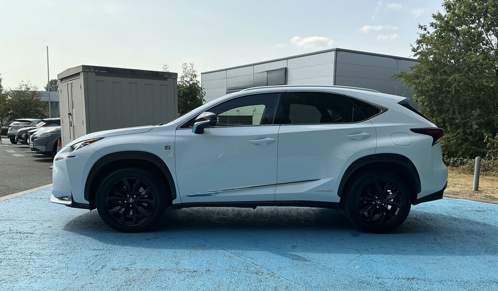 Lexus NX 300H 2.5 F-sport Cvt White #5