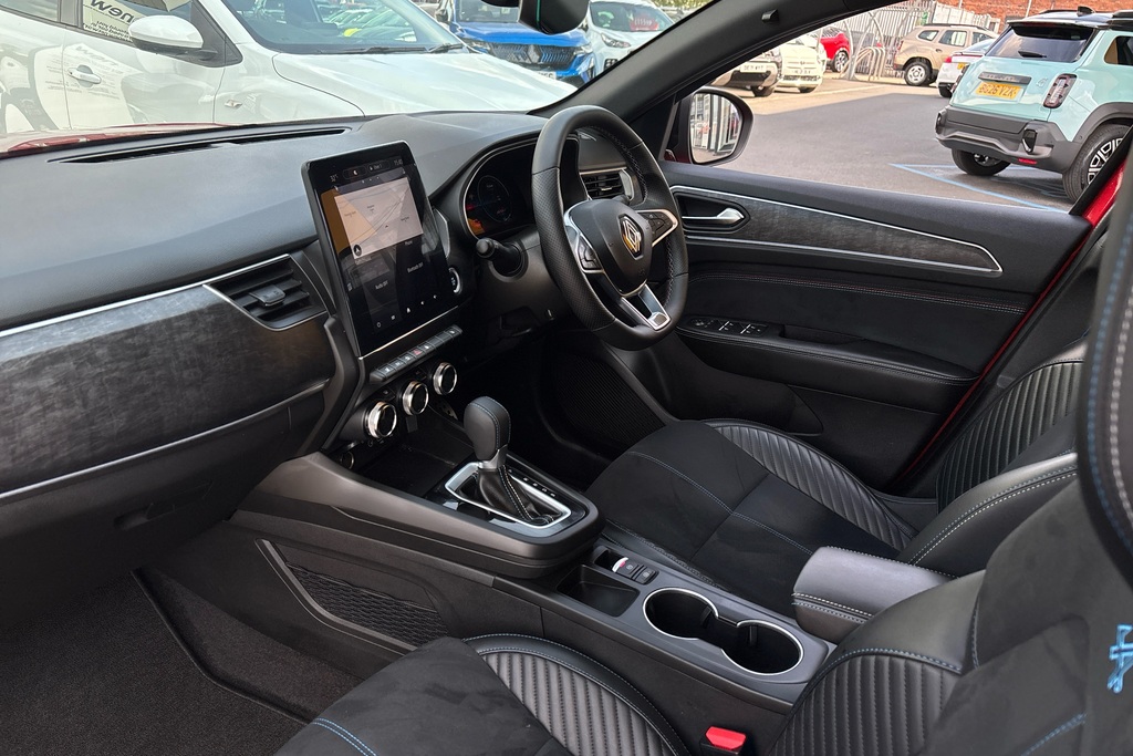Renault Arkana 1.6 E-tech Fhev 145 Esprit Alpine Red #3
