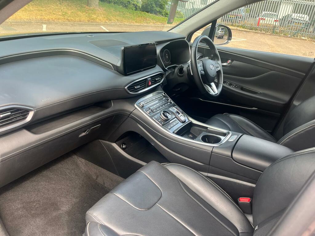 Hyundai Santa Fe Premium White #26