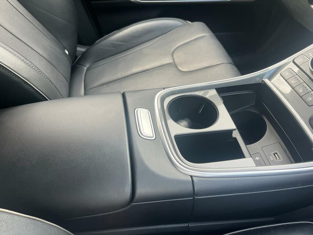 Hyundai Santa Fe Premium White #16