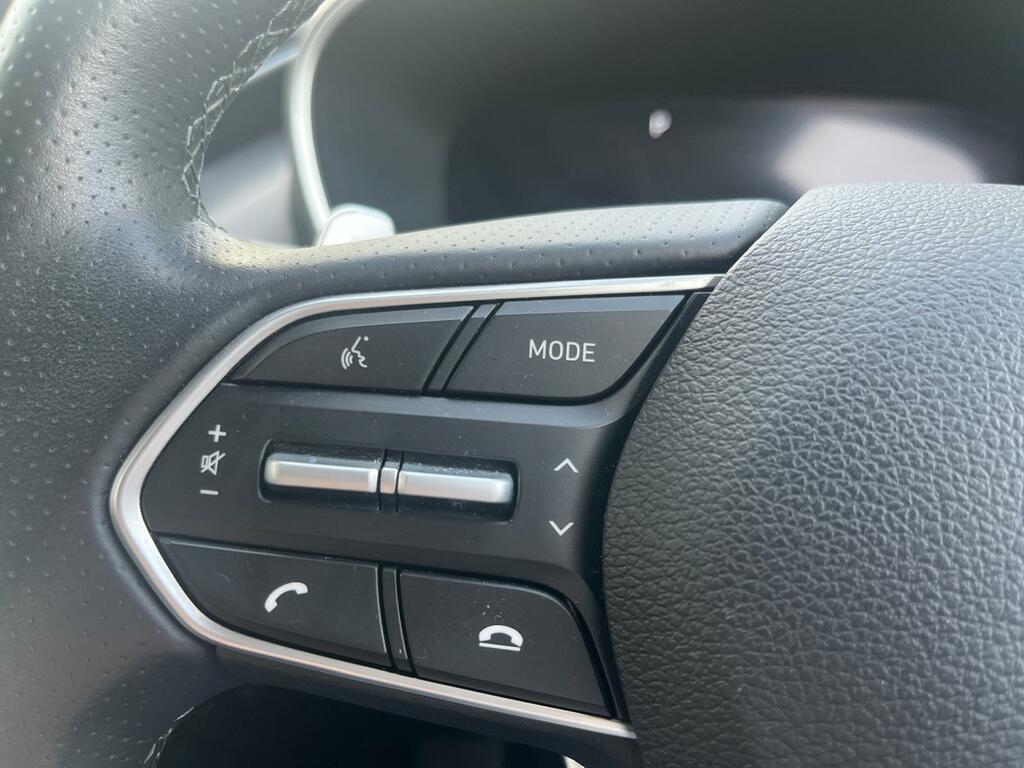 Hyundai Santa Fe Premium White #17