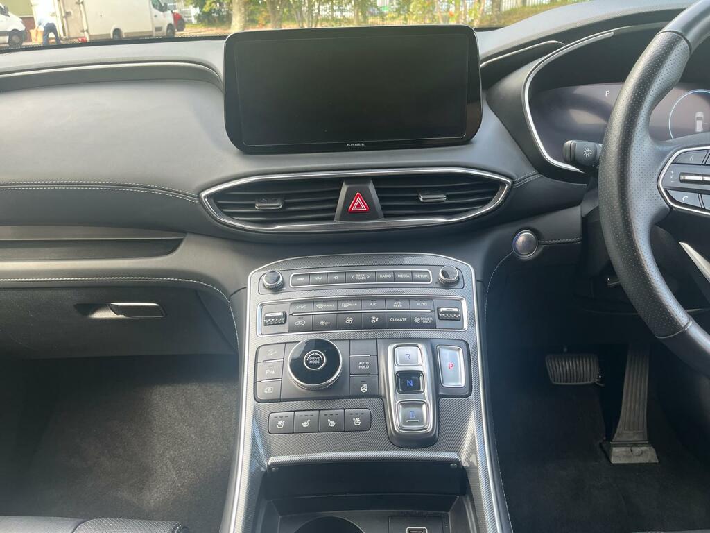 Hyundai Santa Fe Premium White #24