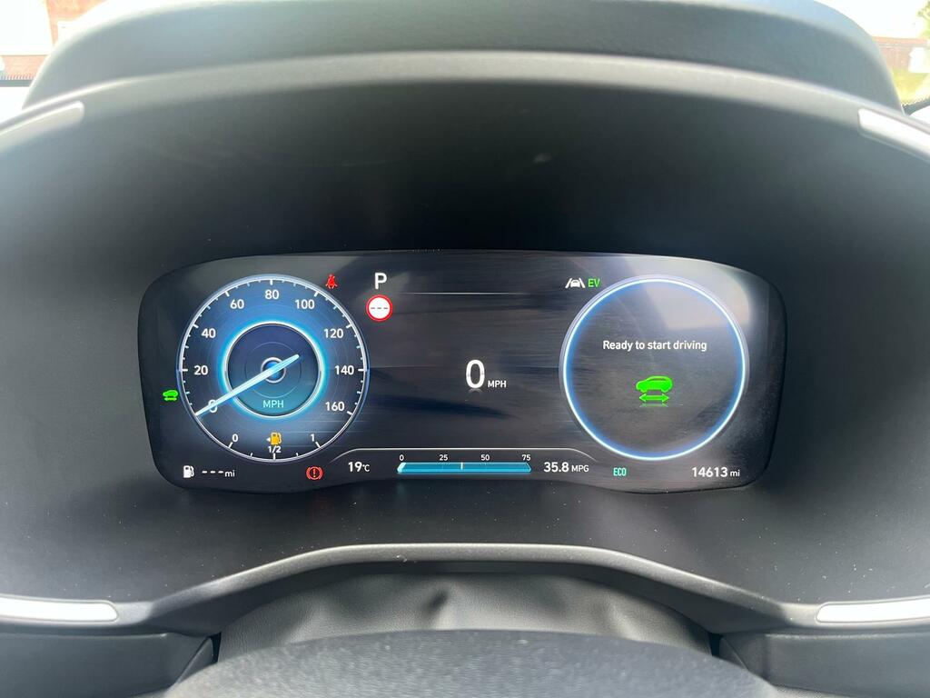 Hyundai Santa Fe Premium White #9