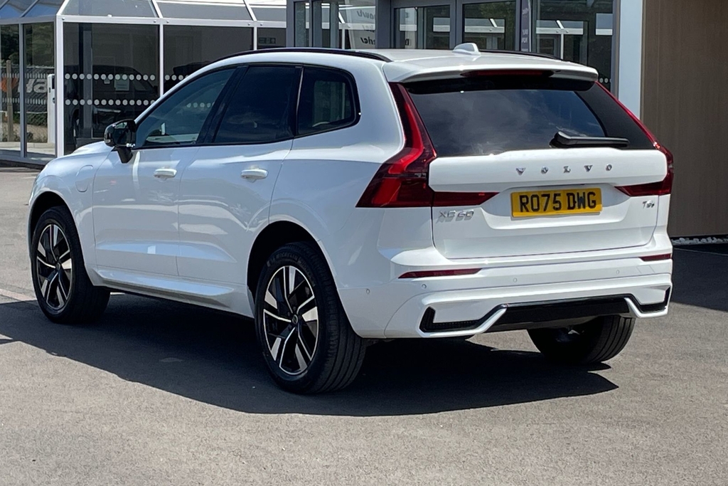 Volvo XC60 Plus White #3