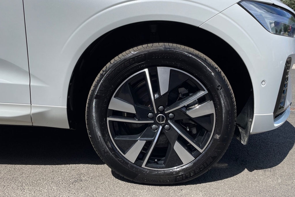 Volvo XC60 Plus White #5