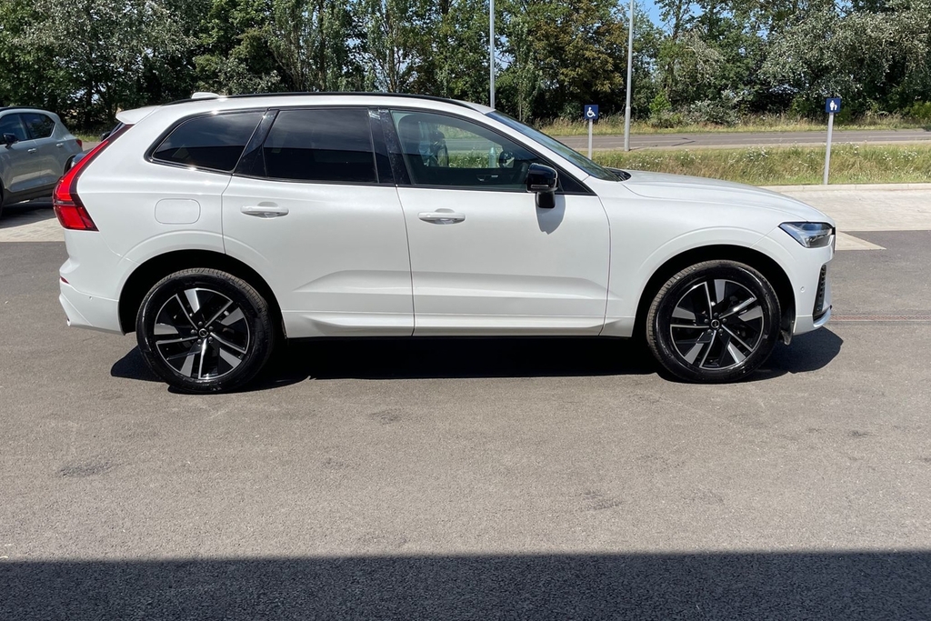 Volvo XC60 Plus White #4