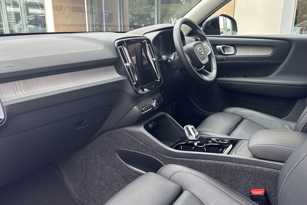 Volvo XC40 Ultra Dark RV75SUY Grey #2
