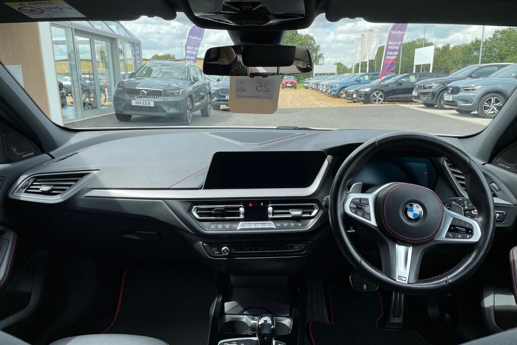 BMW 1 Series Standard YY21MPV White #6