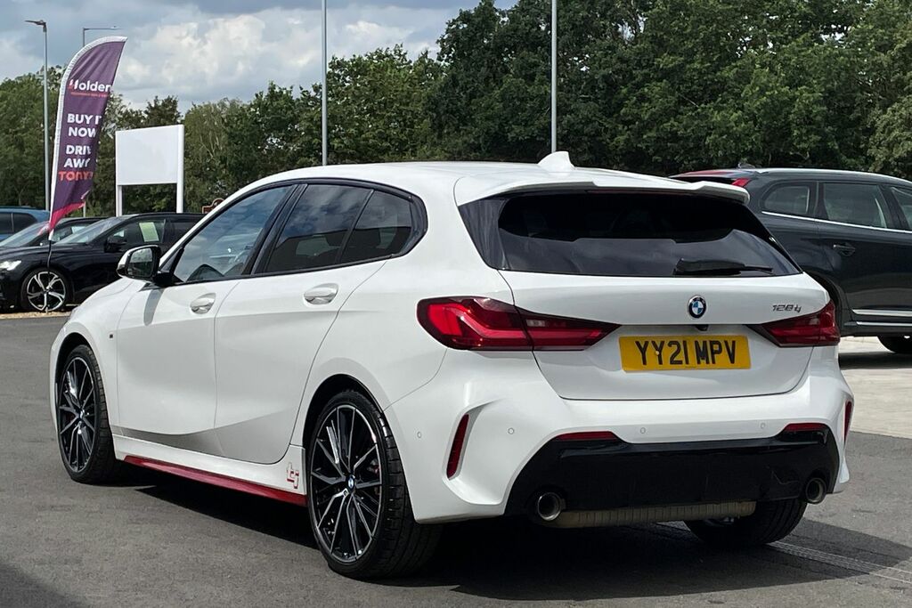 BMW 1 Series Standard YY21MPV White #3