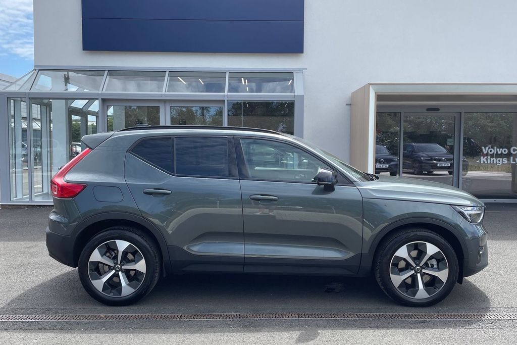 Volvo XC40 Plus Pro Dark DV26ZKW Green #4