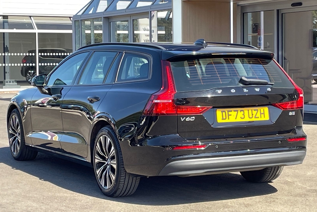 Volvo V60 Core Black #3