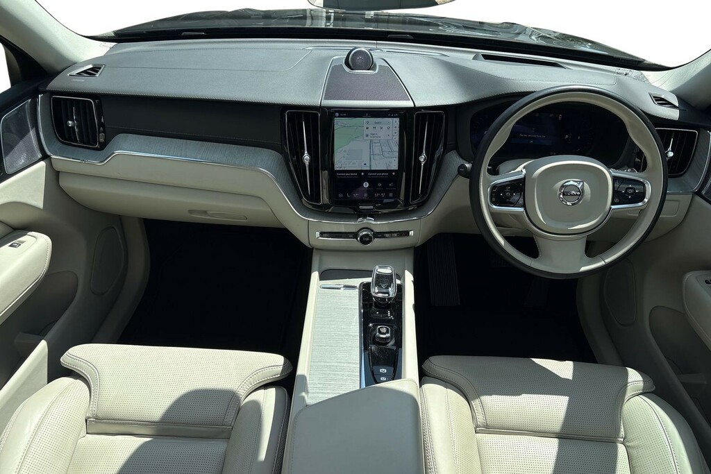 Volvo XC60 Ultimate Black #6