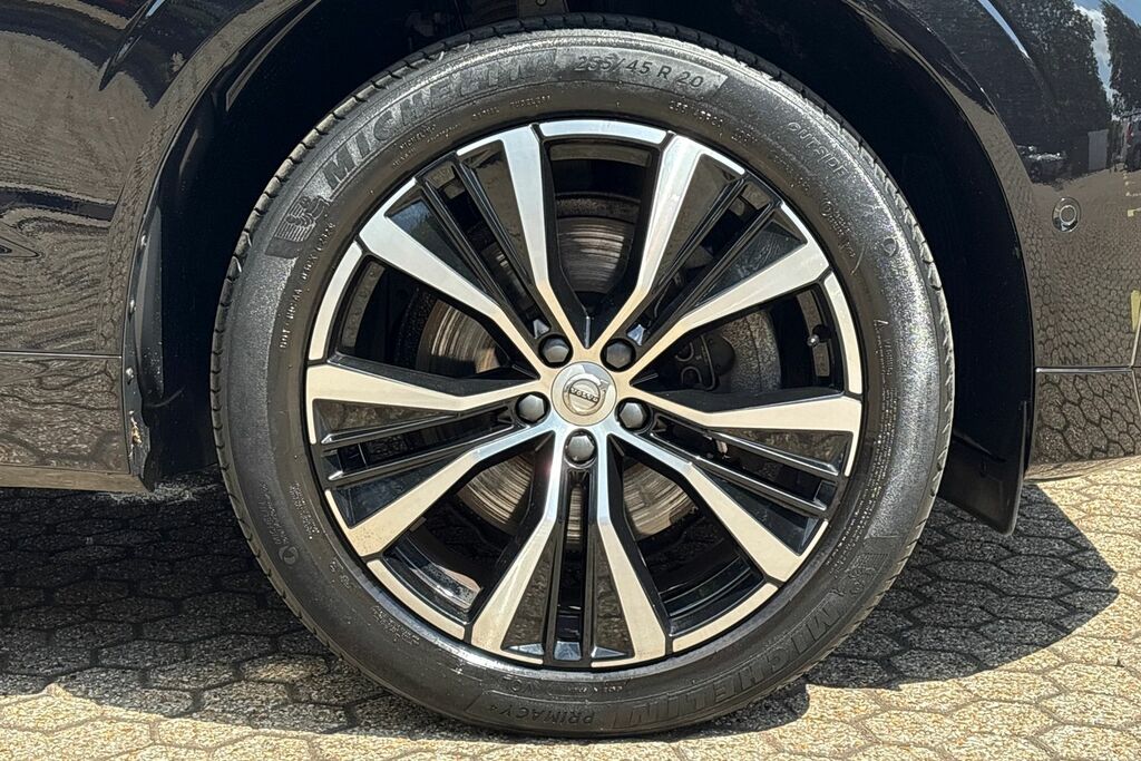Volvo XC60 Ultimate Black #5