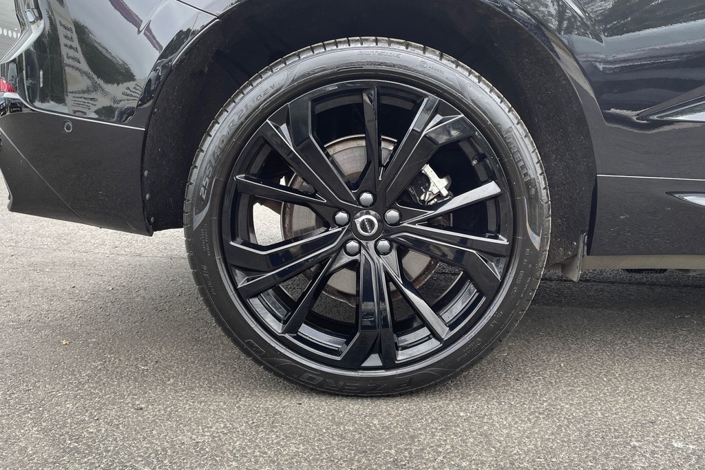 Volvo XC60 Plus Black Edition YE25CYC Black #5