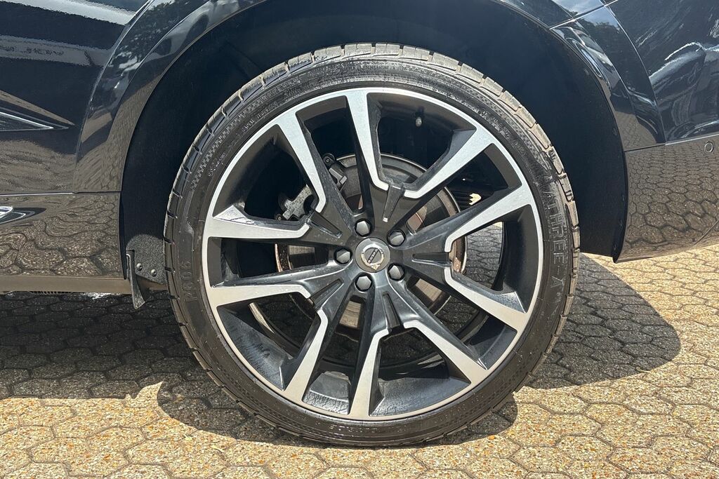 Volvo XC60 Ultimate Bright LL73KFX Black #5