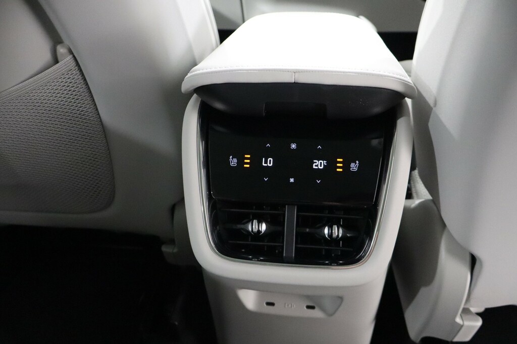 Volvo EX90 Ultra, Twin Motor, 7 Seats Grey #31