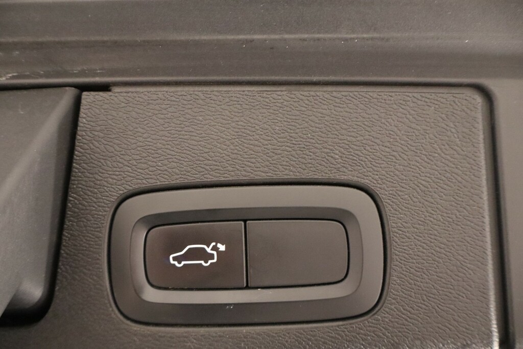 Volvo XC60 T5awd Momentum - Rear Park Camera, Leather Seats Black #28