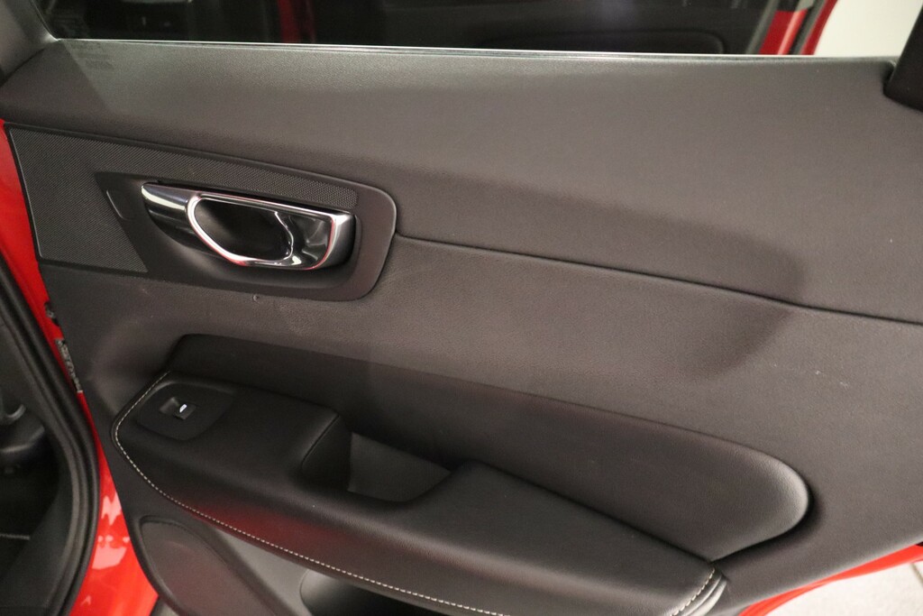 Volvo XC60 T5awd Momentum - Rear Park Camera, Leather Seats Black #26