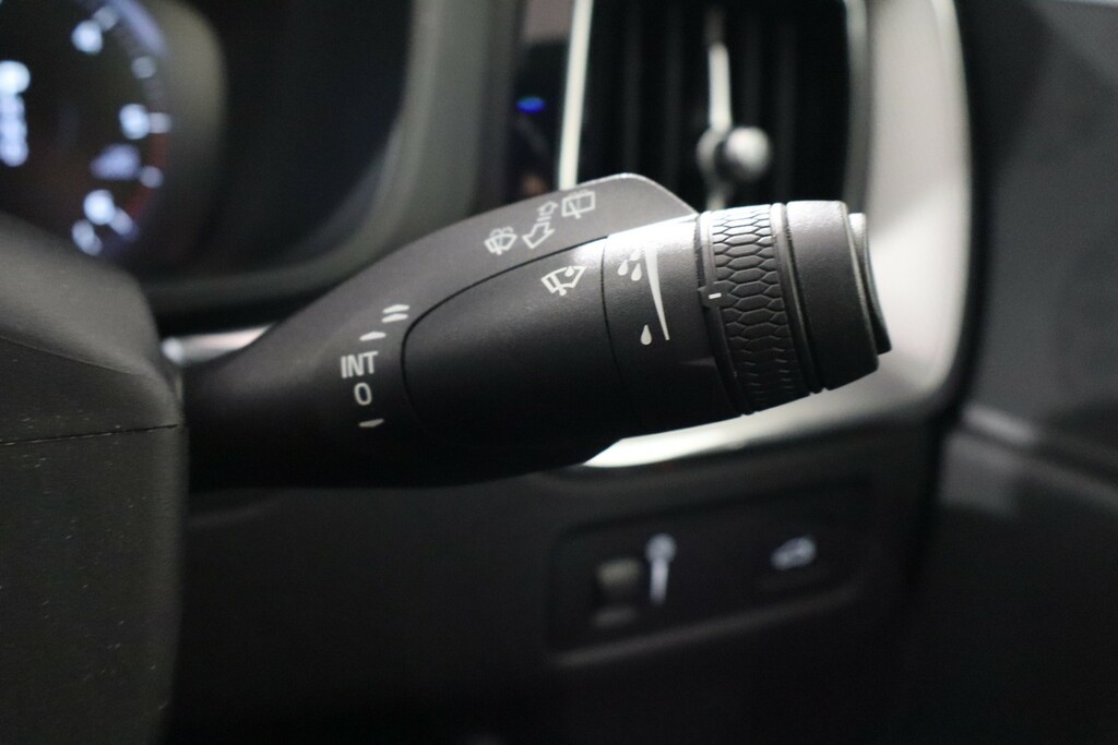 Volvo XC60 T5awd Momentum - Rear Park Camera, Leather Seats Black #18